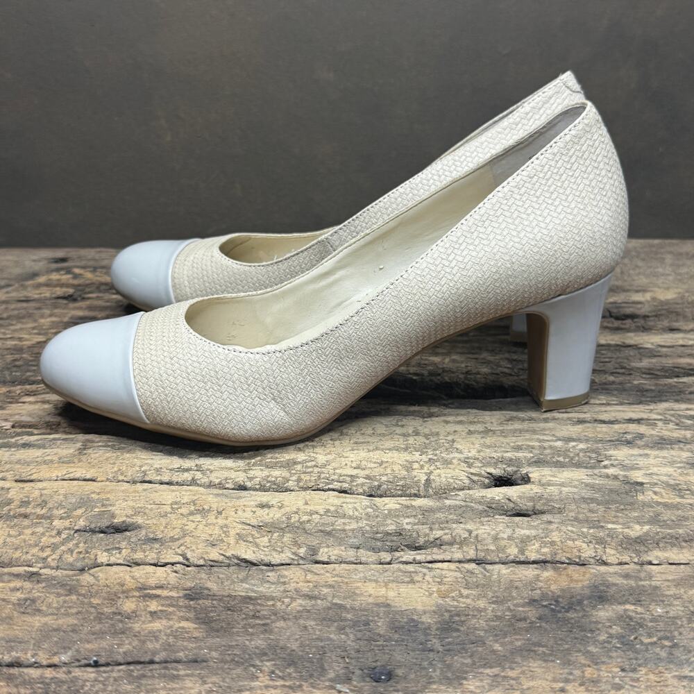 Easy Spirit Beige Cap Toe Women’s 8M Patent Leather Accent Comfort Career Heels